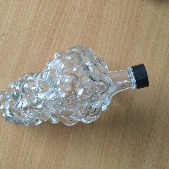 White Clear glass grapes bottle with lid made in turkey - Picture 2 of 5